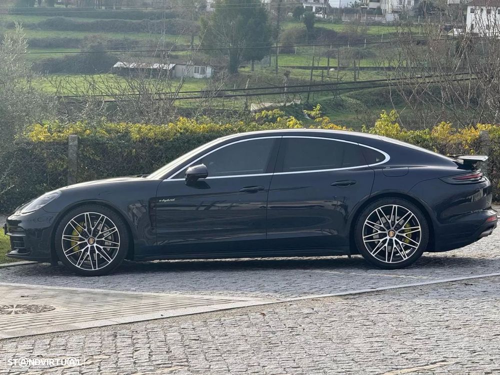 Porsche Panamera 4 E-Hybrid - 4