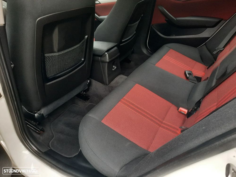 BMW X1 18 d xDrive Line Sport - 34