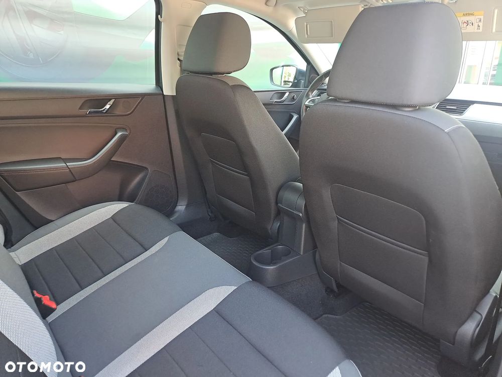 Skoda RAPID 1.2 TSI Ambition - 12