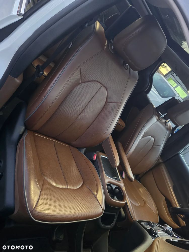 Chrysler Pacifica - 37
