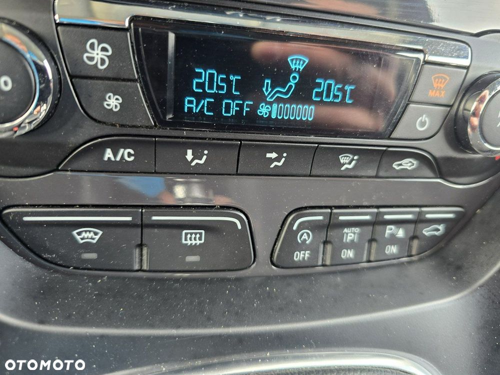 Ford Kuga - 21