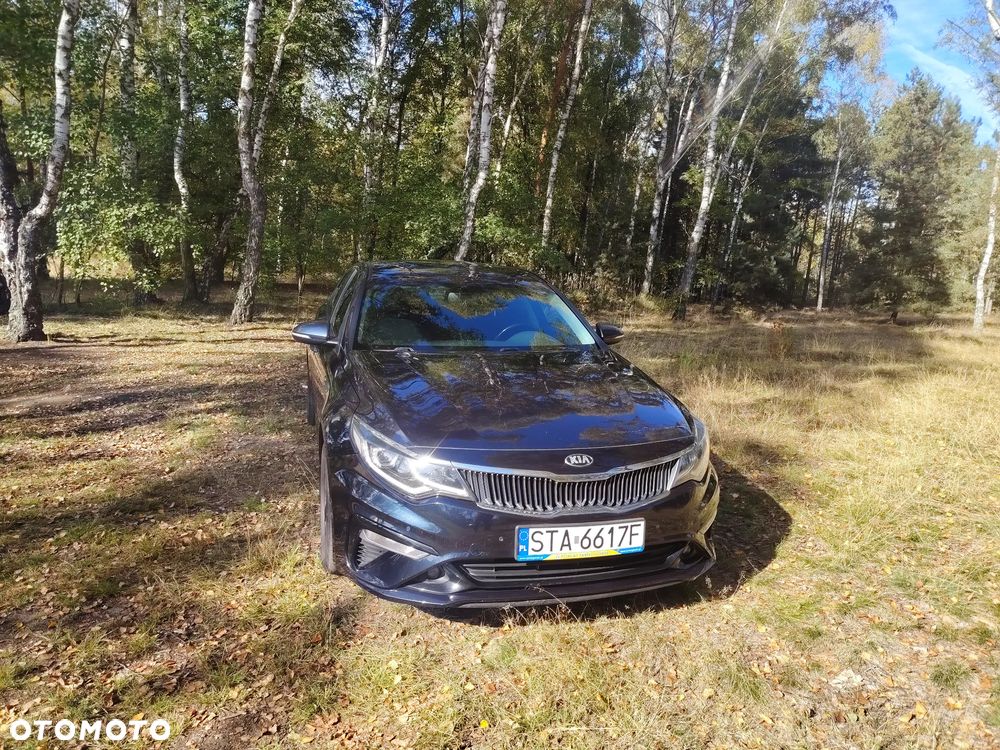 Kia Optima 2.0 L - 11