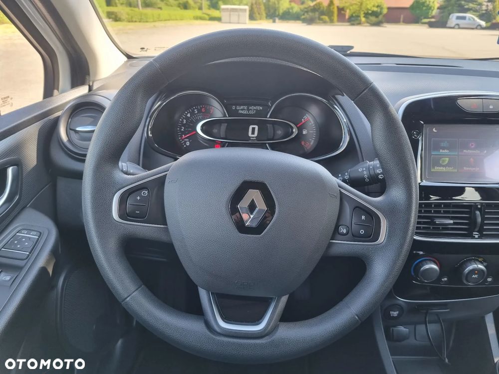 Renault Clio 1.2 16V 75 Life - 24