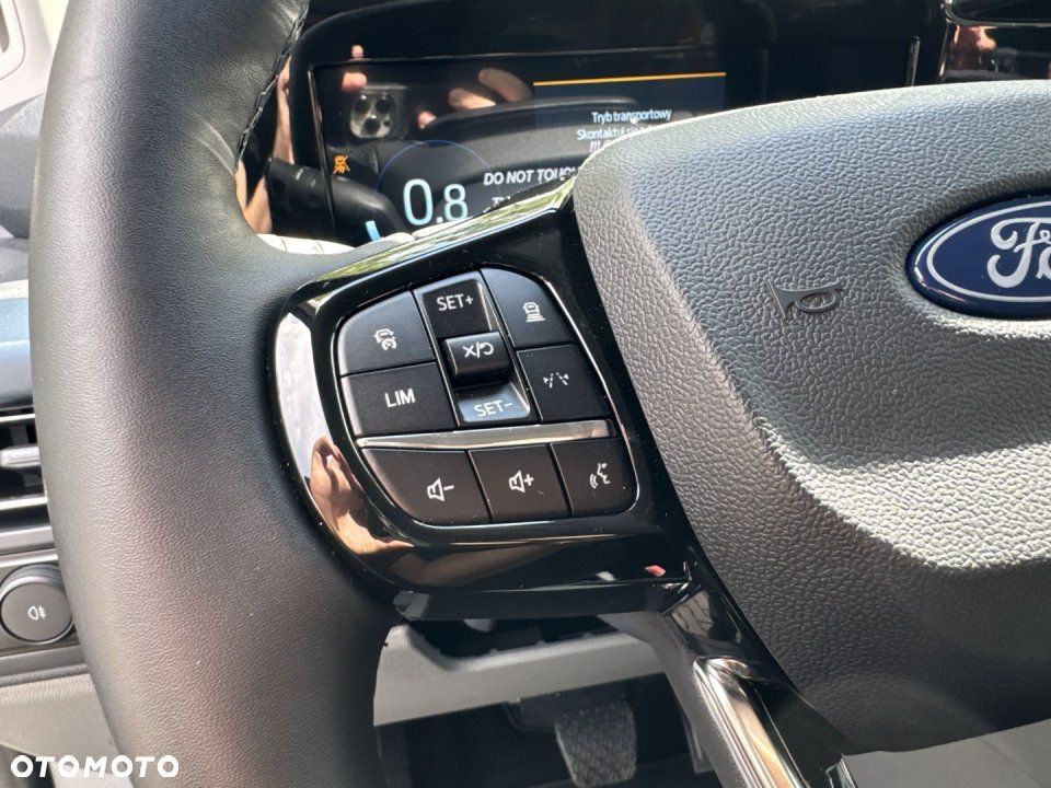 Ford Tourneo Custom - 21
