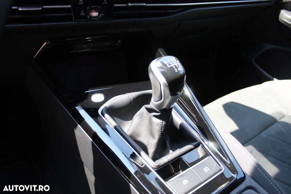 Volkswagen Golf 1.5 TSI ACT Style - 14