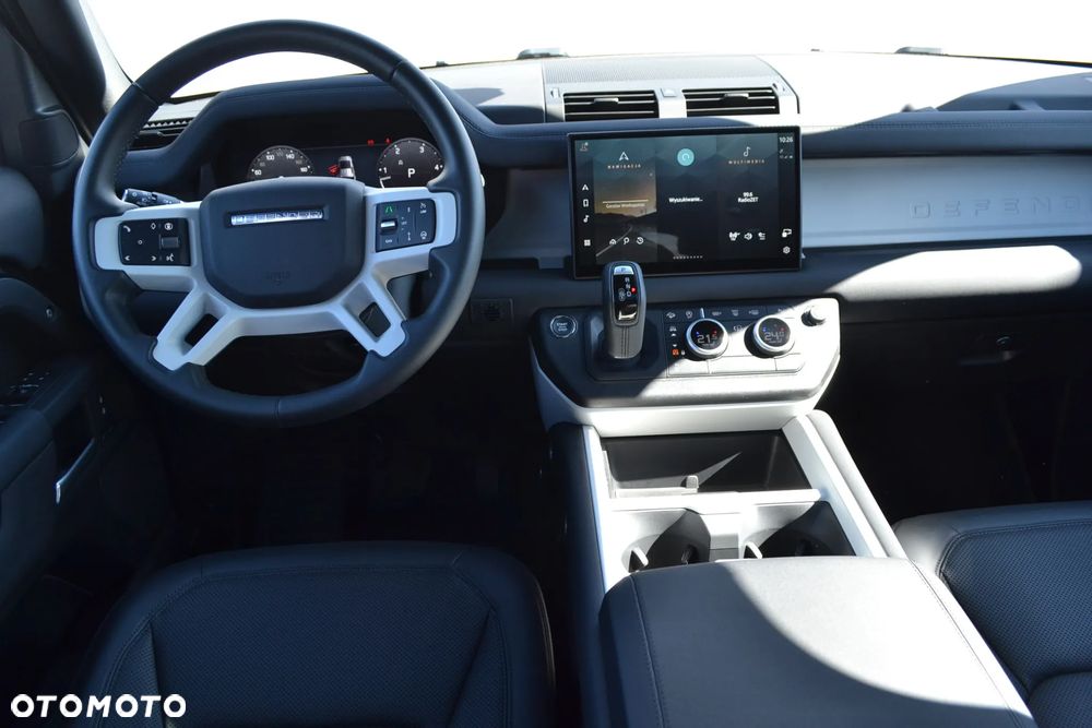 Land Rover Defender 110 D300 X-Dynamic SE - 18
