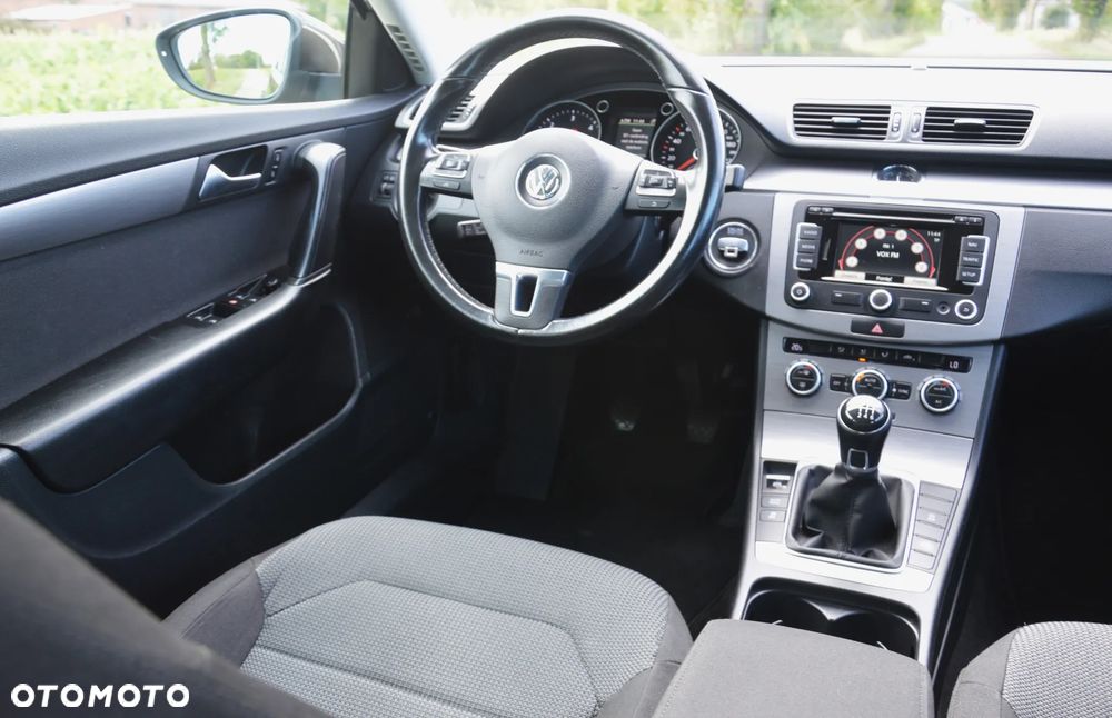 Volkswagen Passat - 23