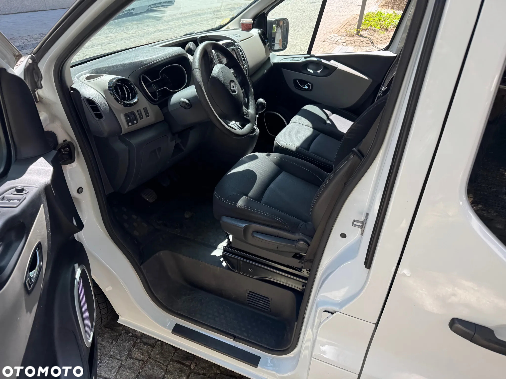 Renault Trafic - 22