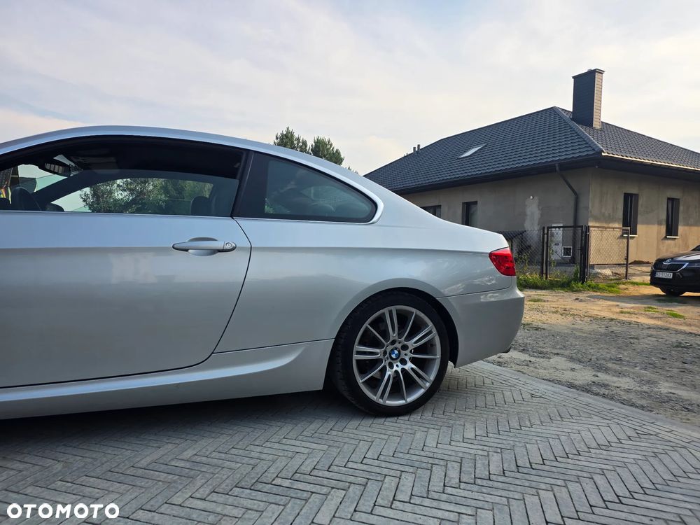 BMW Seria 3 325i - 3