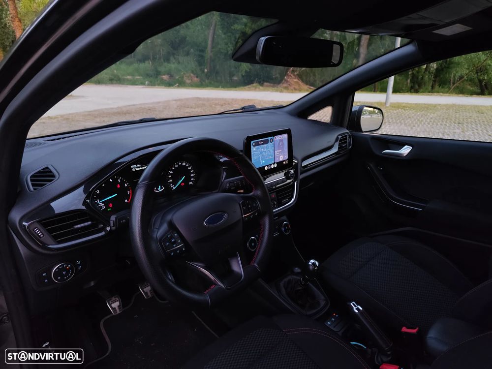 Ford Fiesta 1.0 EcoBoost MHEV ST-Line - 26