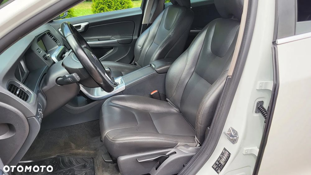 Volvo V60 D4 Drive-E Momentum - 9