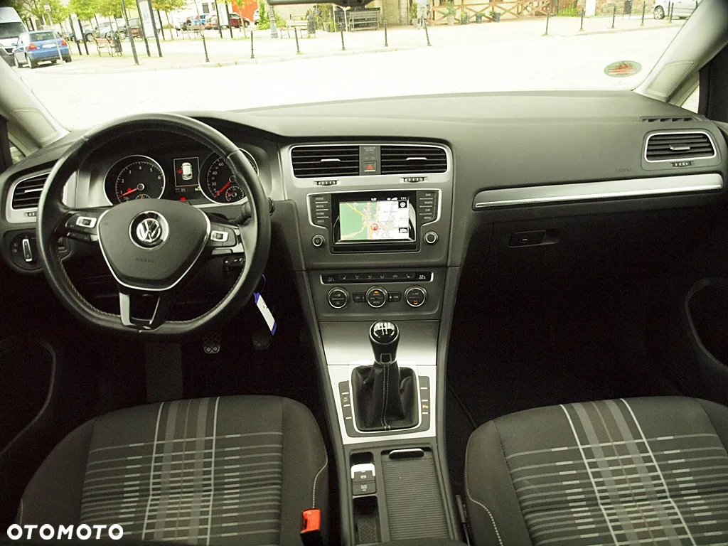 Volkswagen Golf - 20