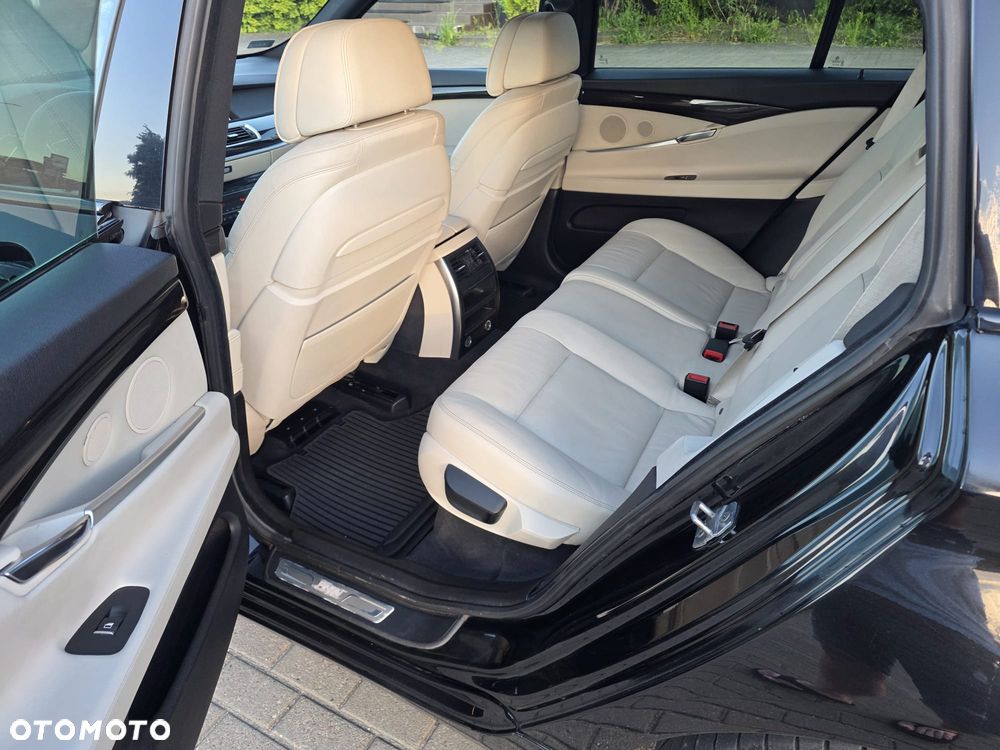 BMW 5GT 530d xDrive - 15