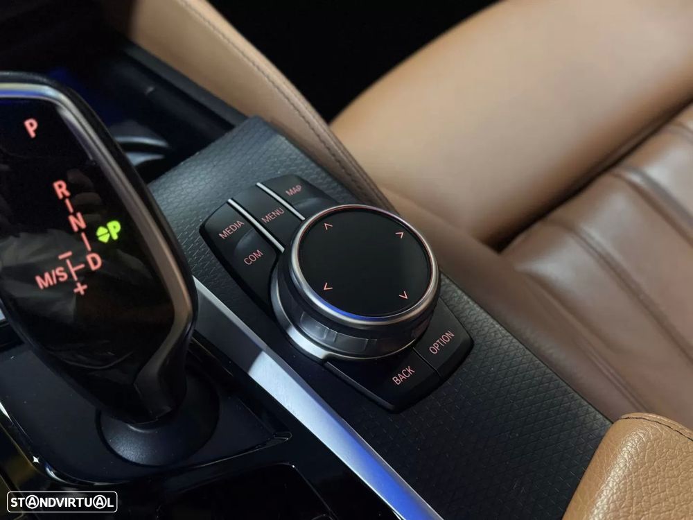 BMW 530 e Pack M - 19