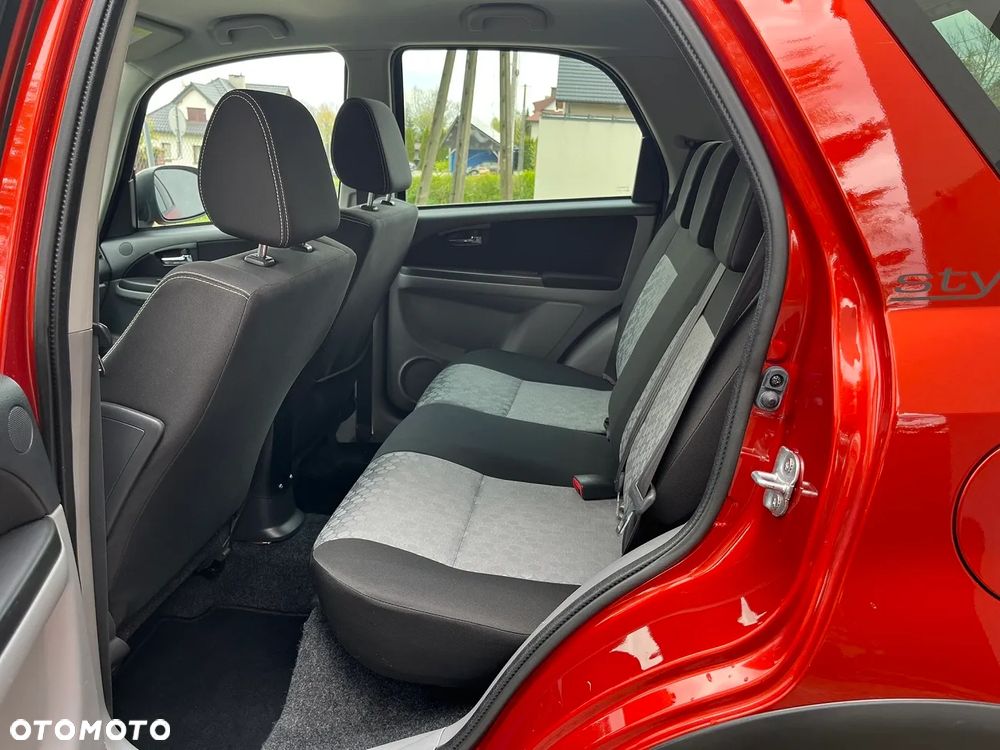 Suzuki SX4 Classic 1.6 VVT 4x4 Style - 12
