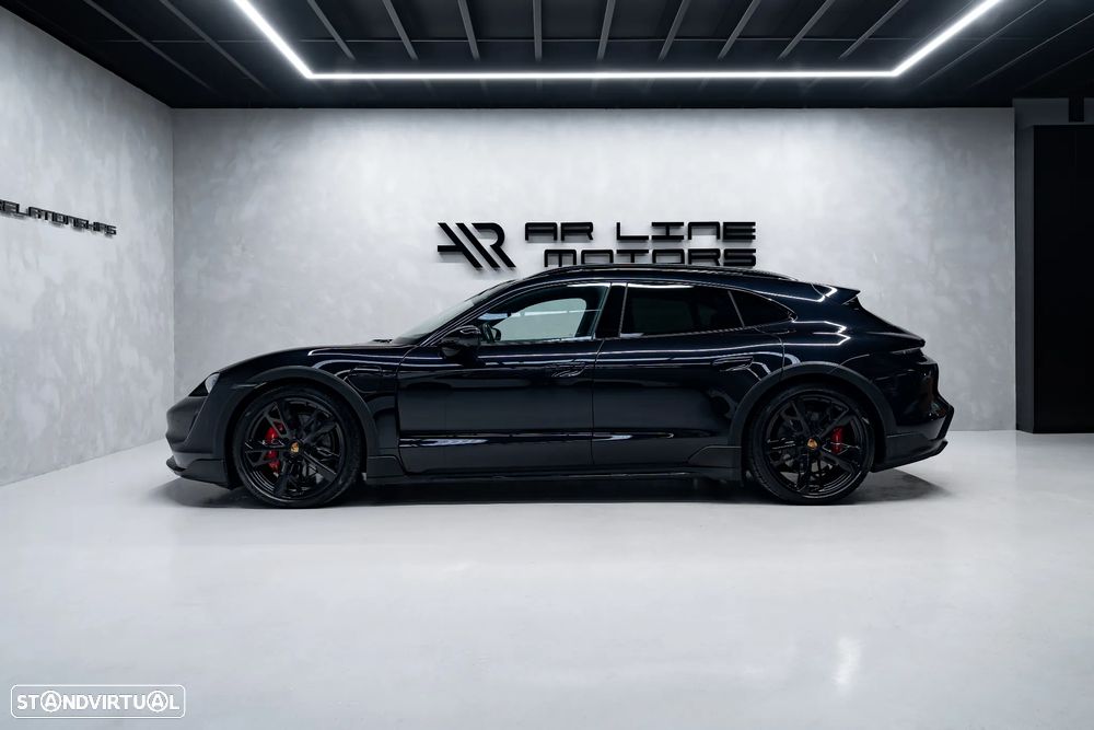 Porsche Taycan Cross Turismo 4S - 15