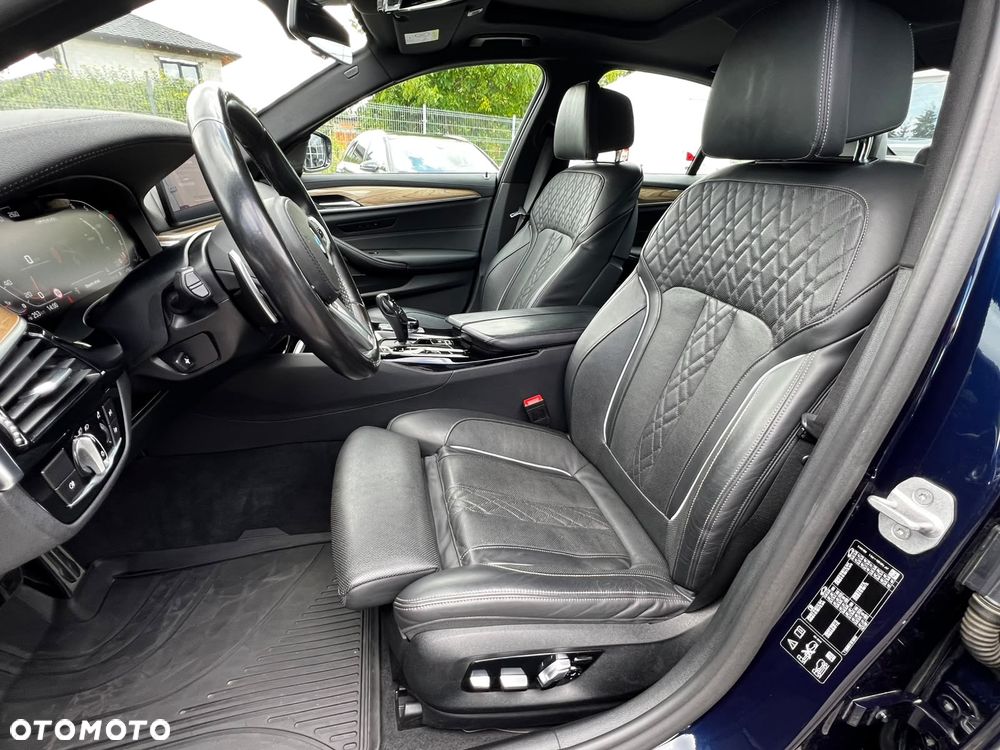 BMW Seria 5 M550i xDrive - 10