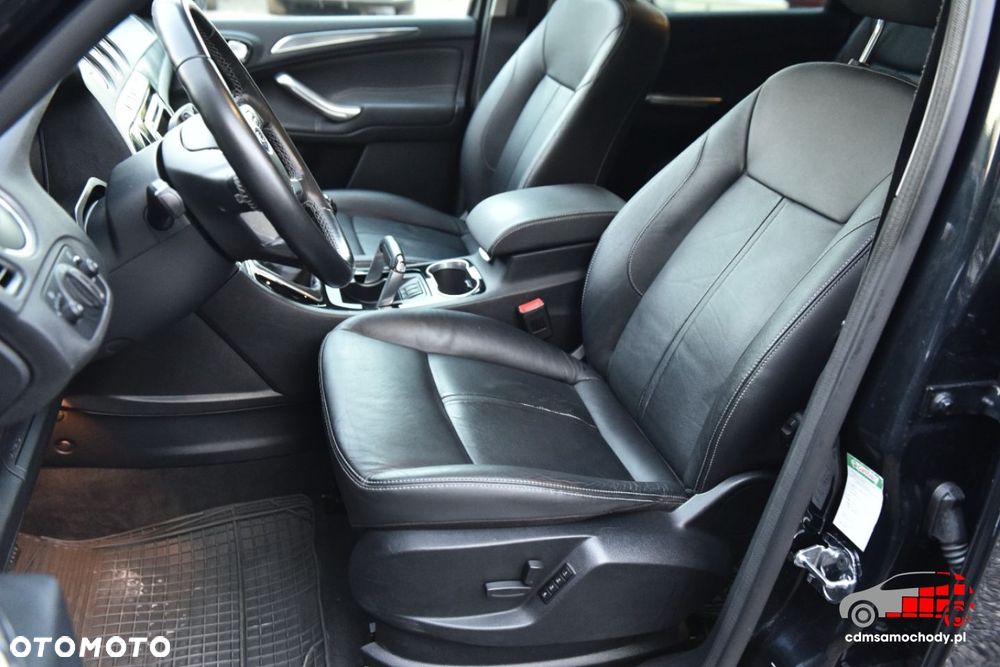 Ford S-Max - 17