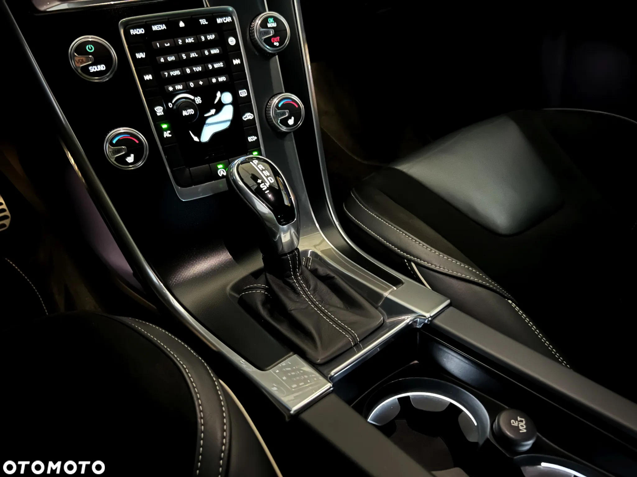 Volvo XC 60 D4 R-Design - 34