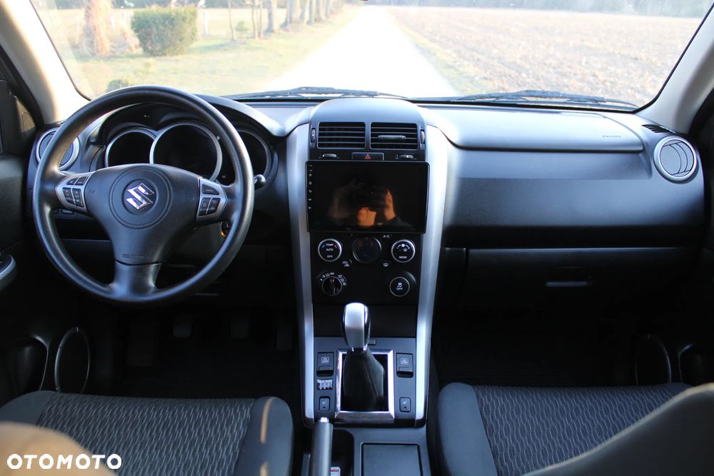 Suzuki Grand Vitara 2.4 Comfort Limited - 6