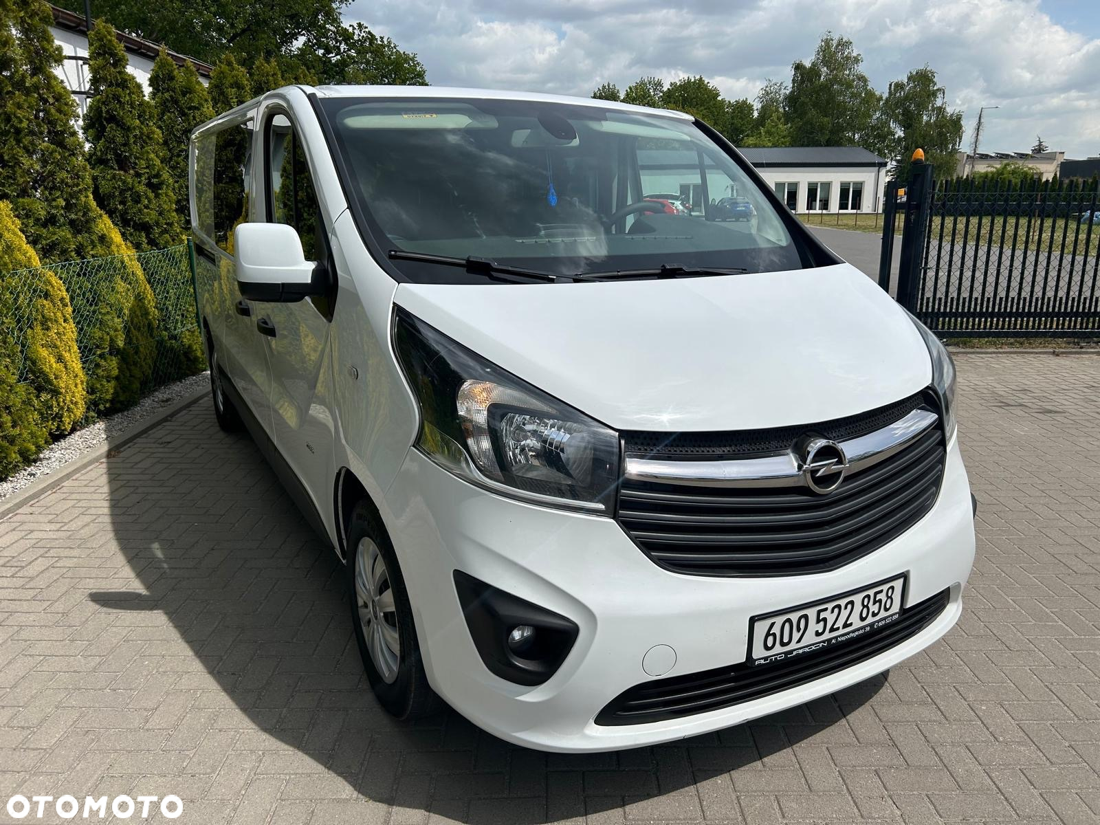 Opel Vivaro L2H1 2,9t Elegance Premium - 8