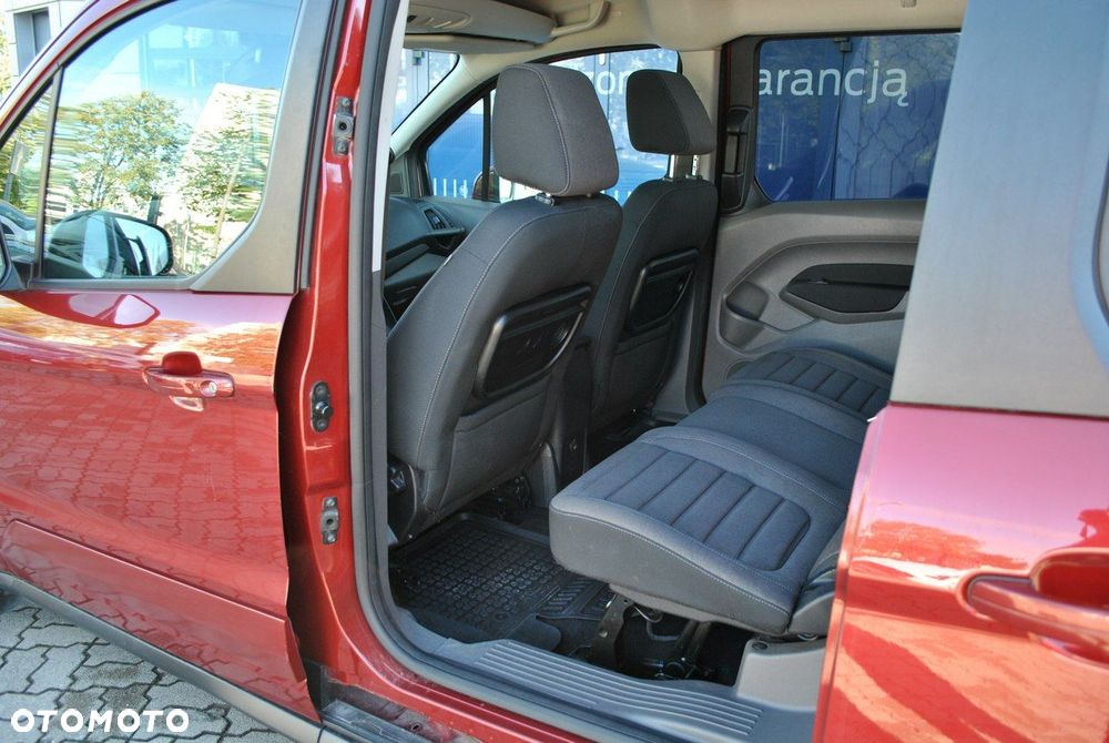 Ford Tourneo Connect Grand - 14
