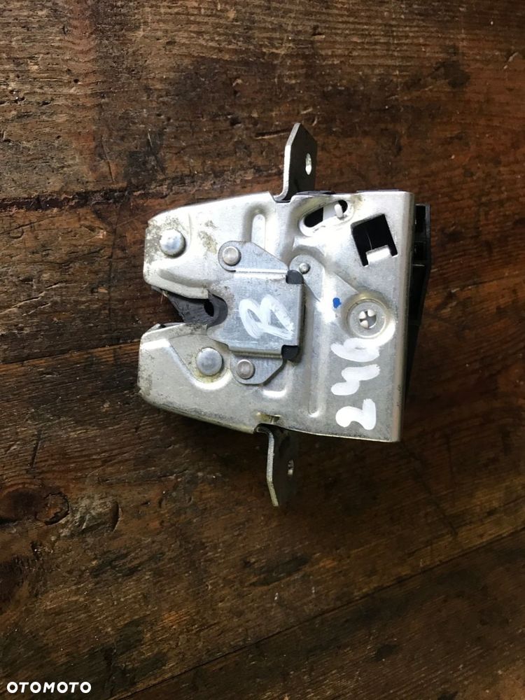 MERCEDES 246 176 zamek klapy A 2467400035 - 2