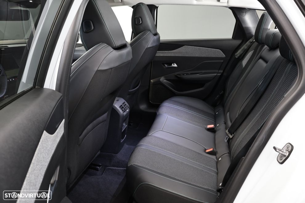 Peugeot 308 SW 1.5 BlueHDi Allure EAT8 - 26