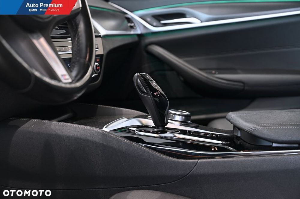 BMW Seria 5 520d xDrive mHEV - 8
