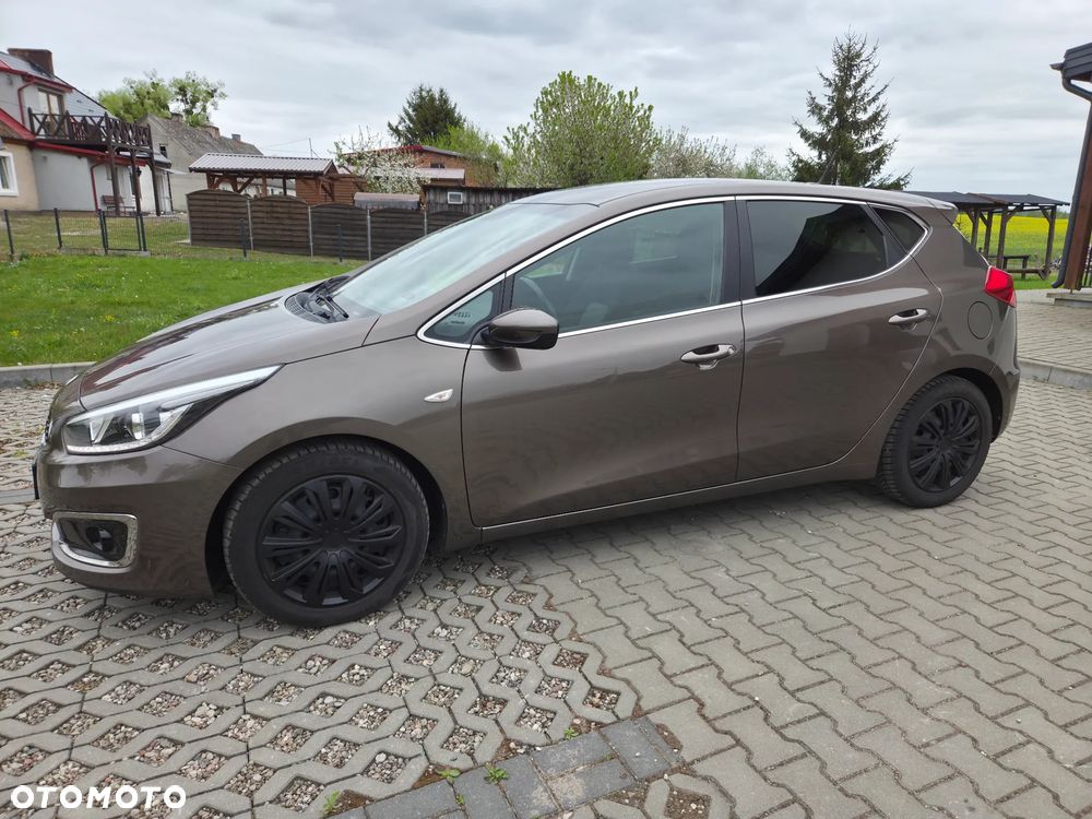 Kia Ceed - 4