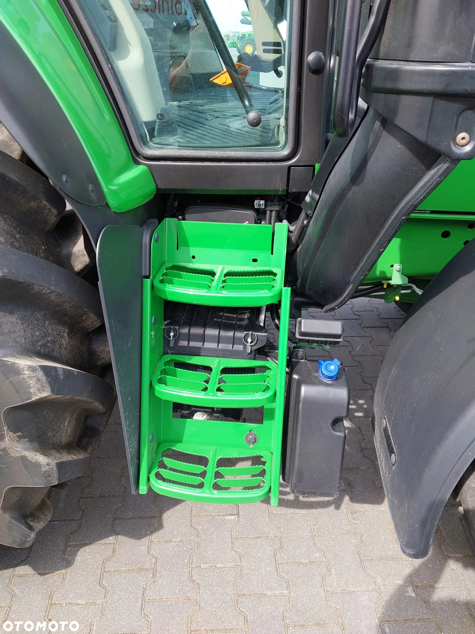 John Deere 6120M - 14
