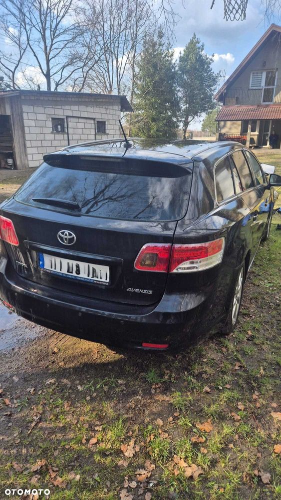 Toyota Avensis - 2