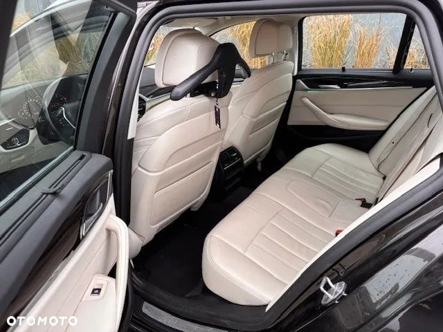 BMW Seria 5 520d Luxury Line - 24