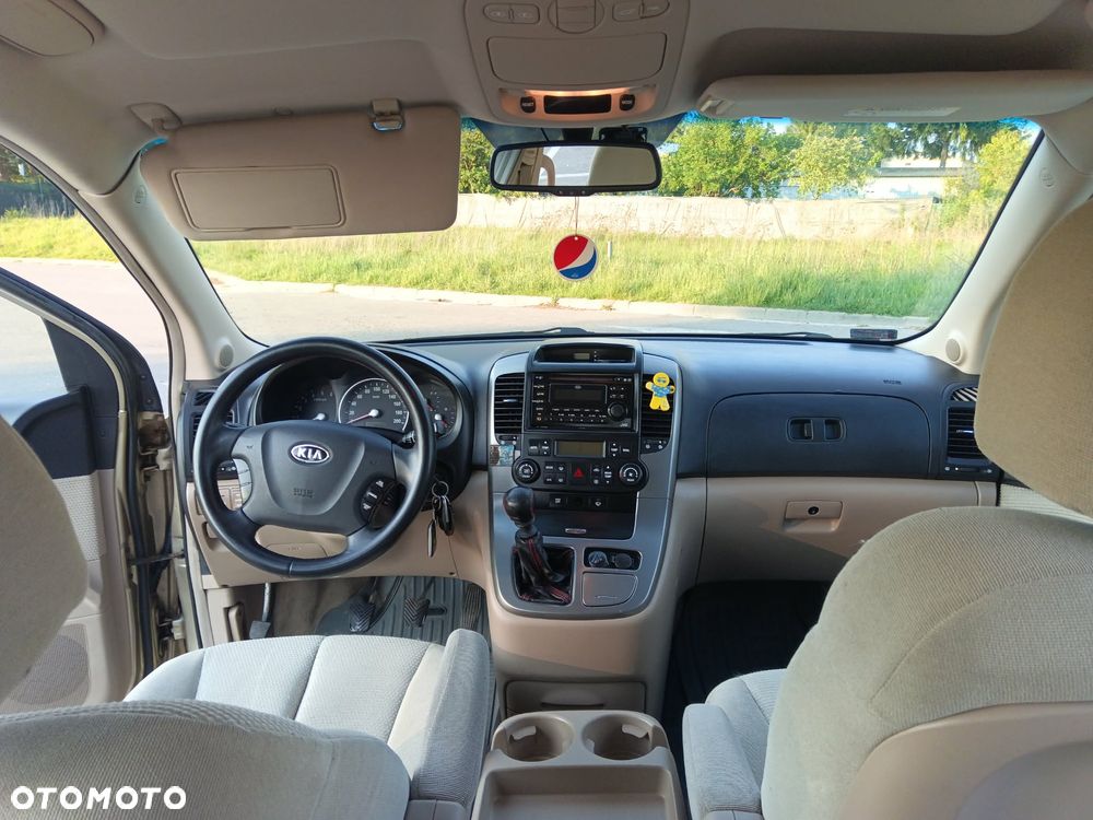 Kia Carnival - 9