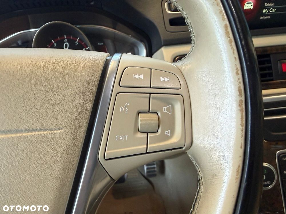 Volvo XC 70 - 30