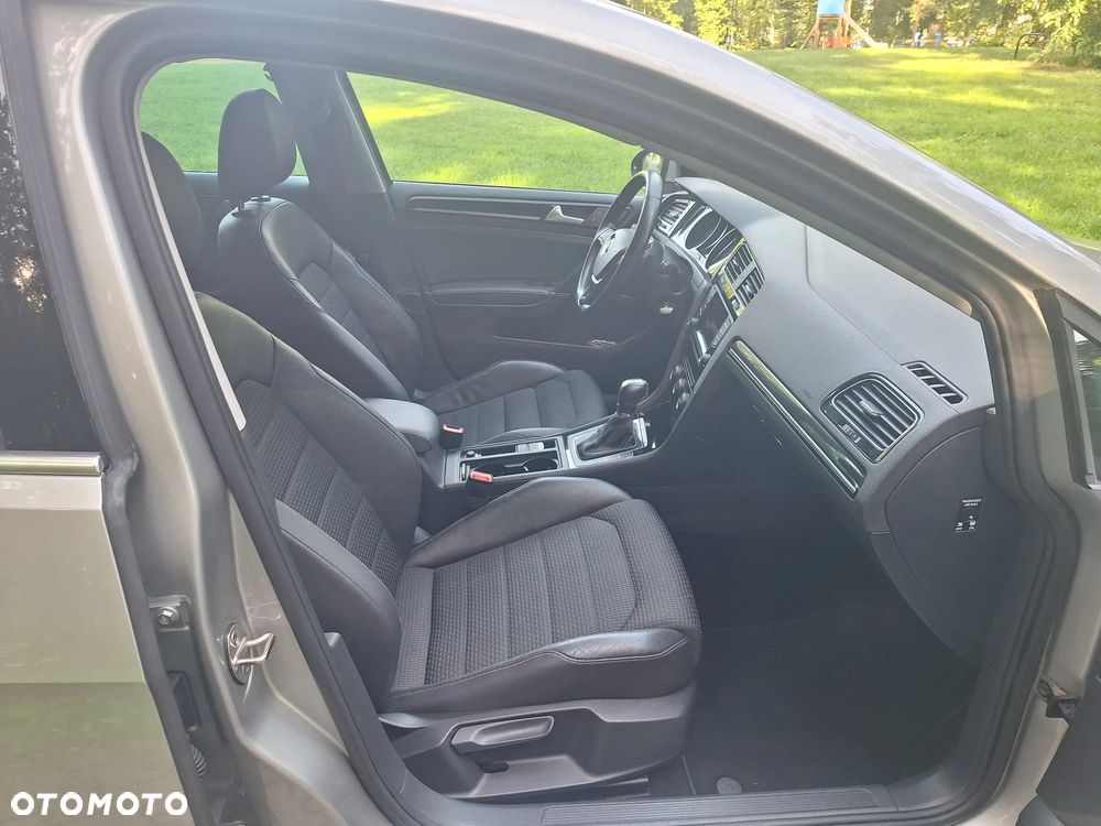 Volkswagen Golf - 13