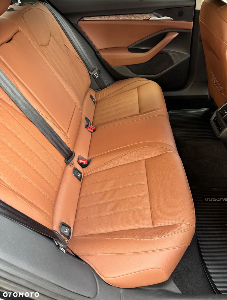 Skoda Superb 2.0 TDI SCR 4x4 L&K DSG - 16