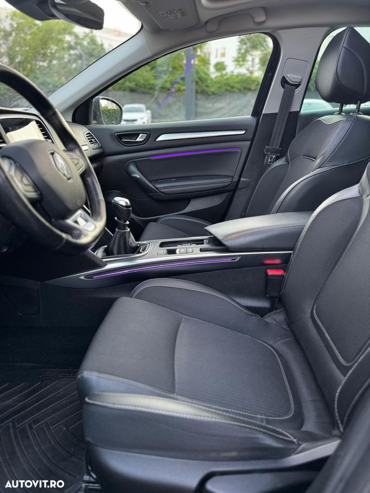 Renault Megane Blue dCi 116 Intens - 12