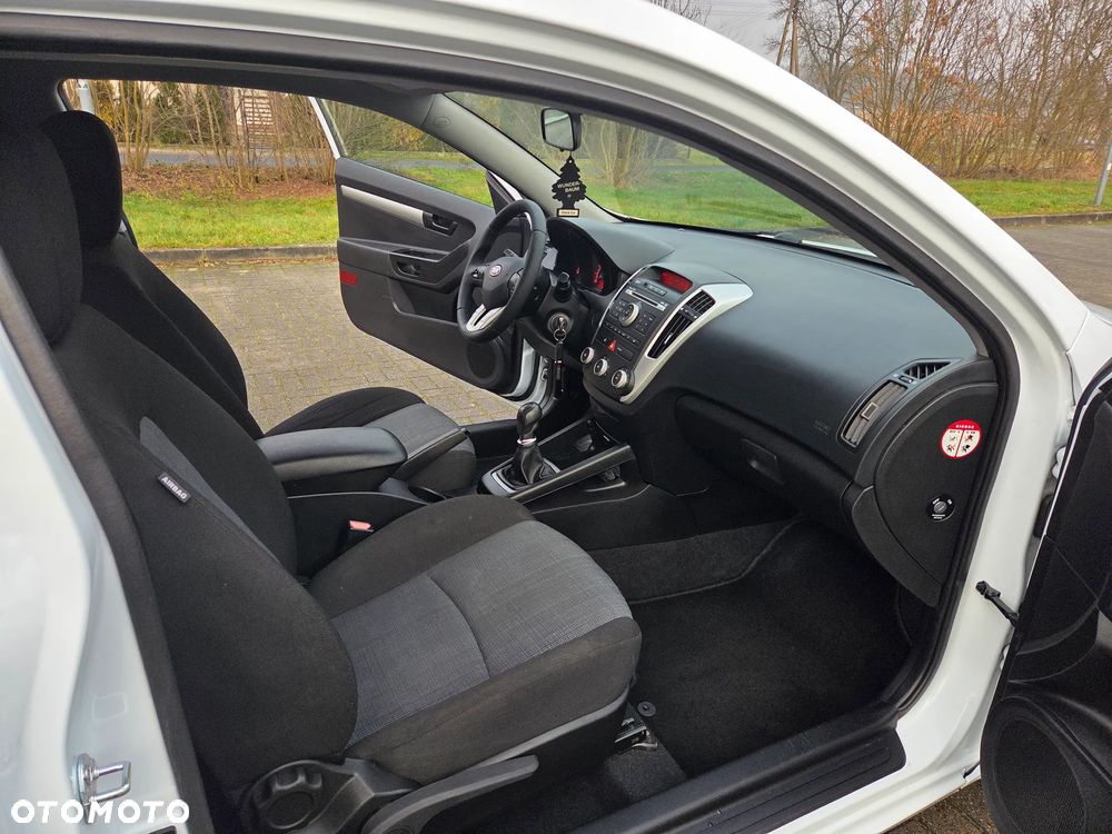 Kia ProCeed 1.4 CVVT Edition 7 - 16