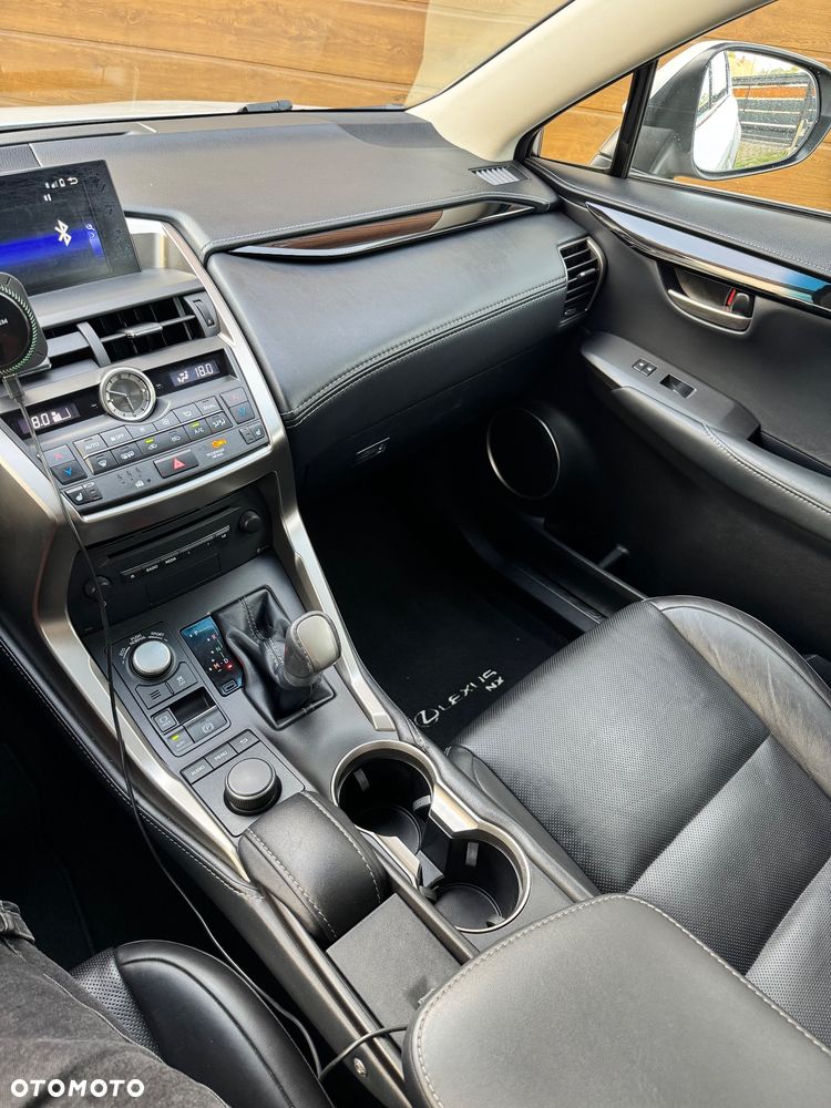 Lexus NX 200t - 9