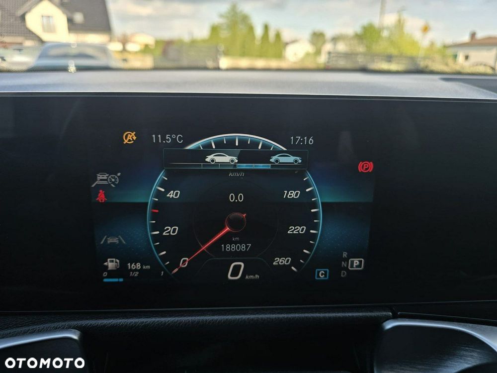 Mercedes-Benz GLB - 21