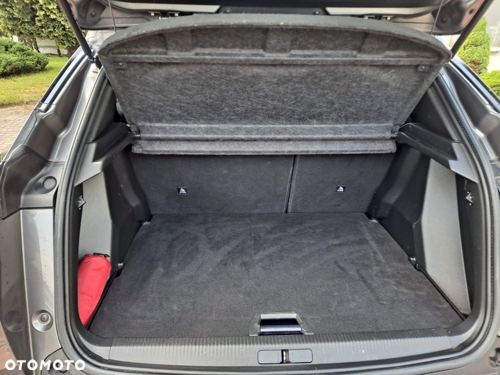 Peugeot 2008 PureTech 130 EAT8 Allure - 26