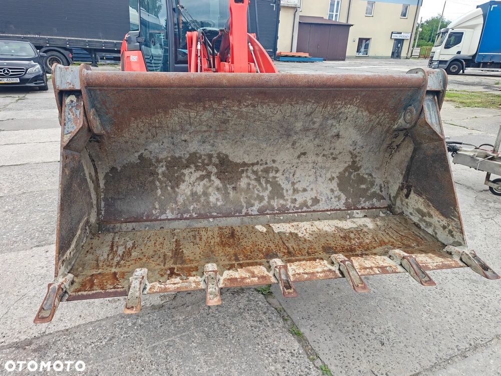Kubota R090 - 19