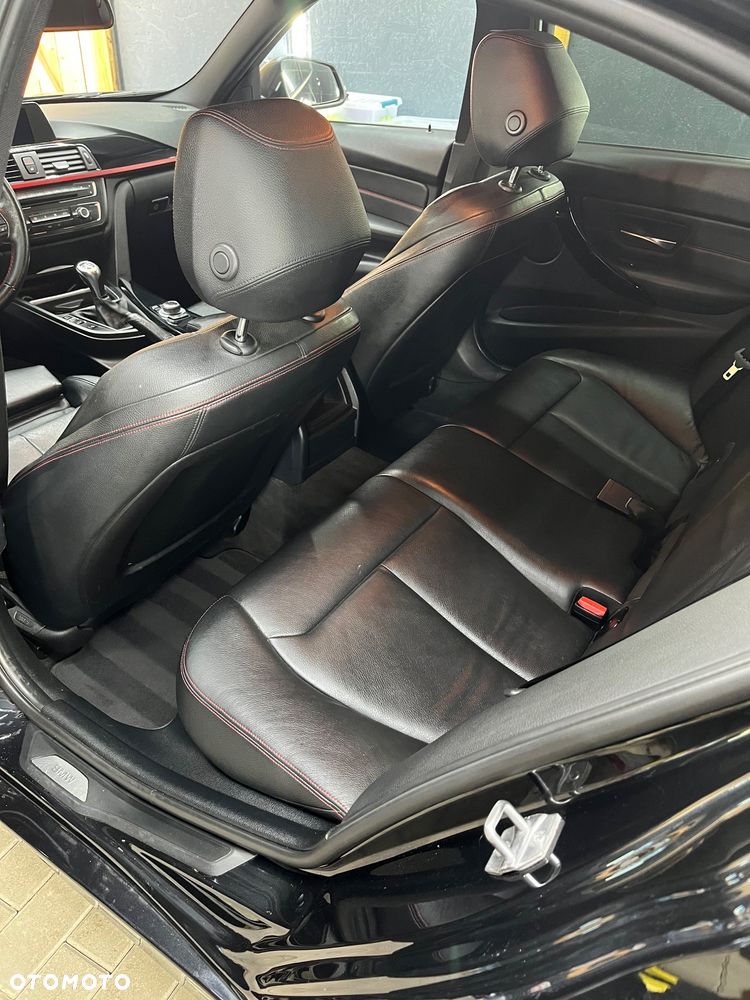 BMW Seria 3 318d Sport Line EU6 - 11