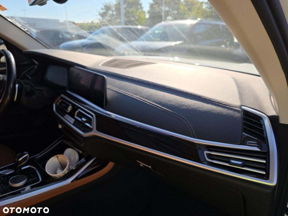 BMW X7 - 10