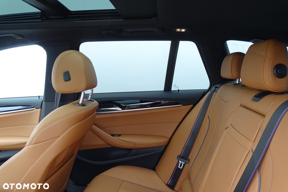 BMW Seria 5 530e xDrive M Sport sport - 26