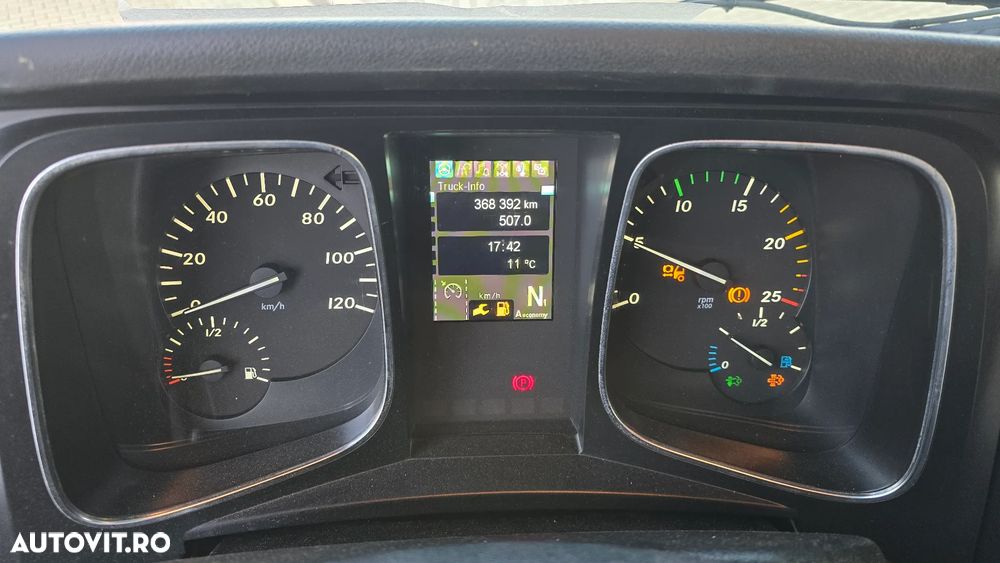 Mercedes-Benz 1851 - 12