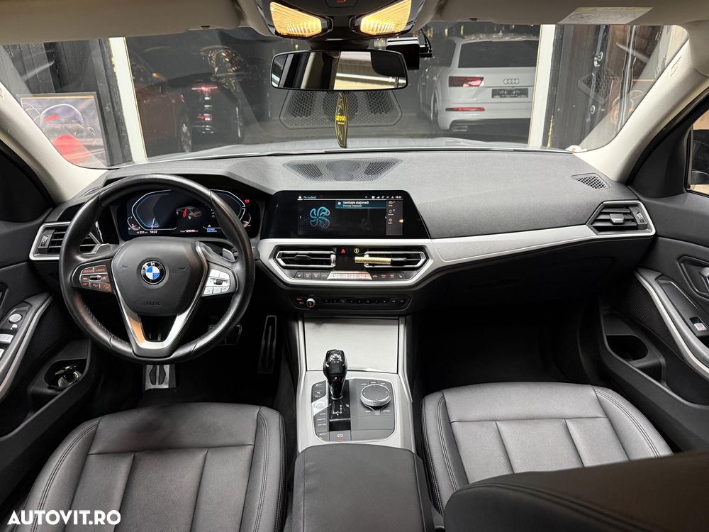 BMW Seria 3 320i AT - 19