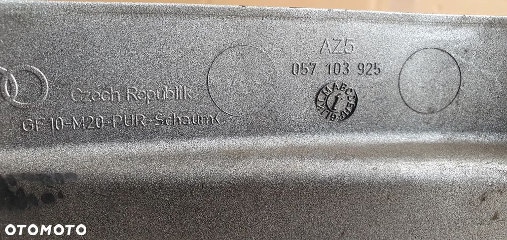Osłona pokrywa silnika Audi A8 D3 4.2 TDI 057103925 - 7