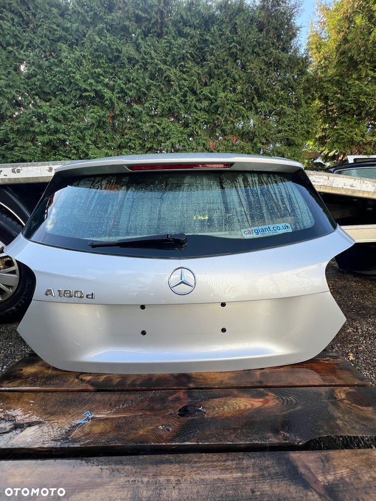 Mercedes A-Klasa W176 tylna klapa kpl. - 2